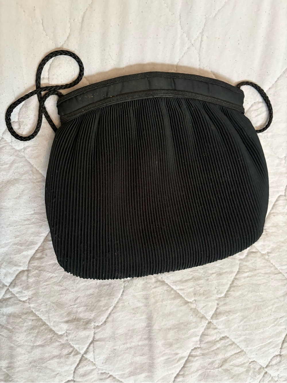 Vintage Loredana Elegant Black Pleated Crossbody Bag - Unbranded